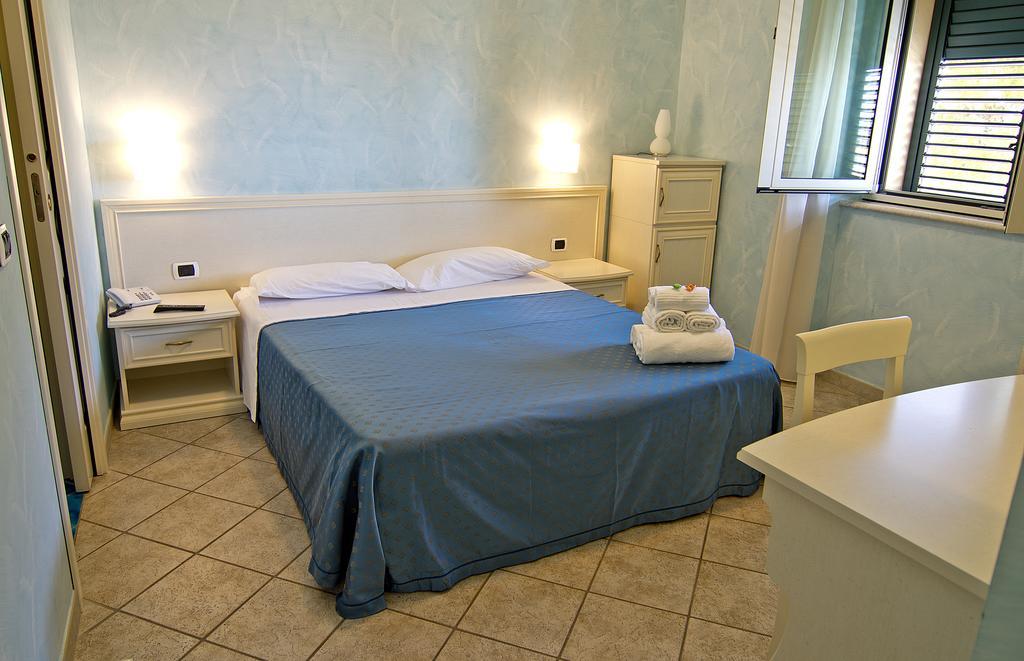 Hotel Capital Cupra Marittima Phòng bức ảnh