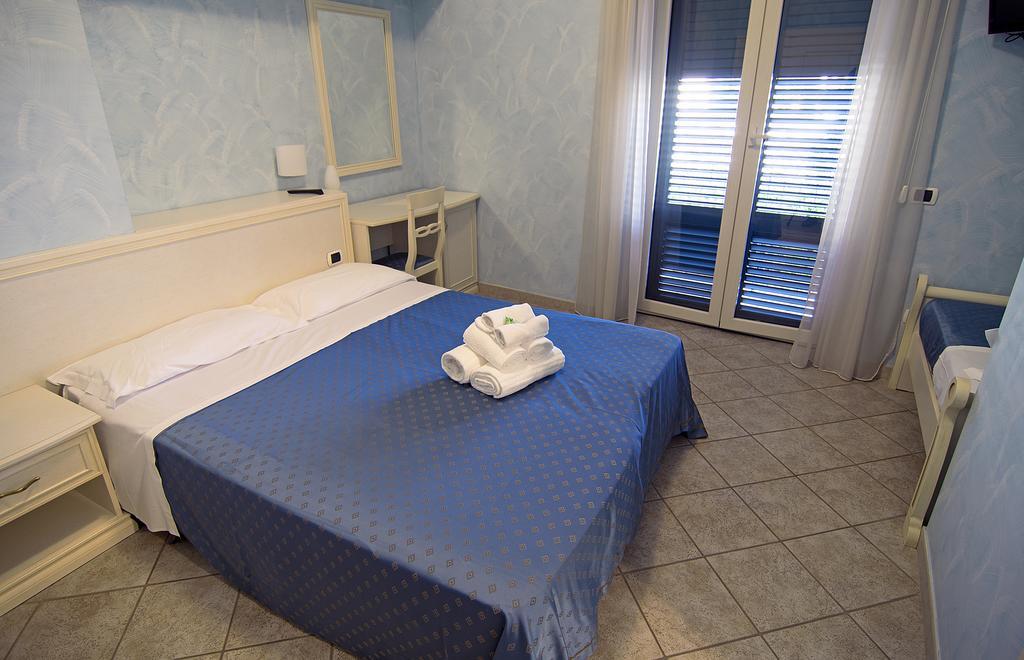 Hotel Capital Cupra Marittima Phòng bức ảnh
