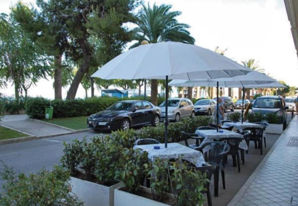 Hotel Capital Cupra Marittima Ngoại thất bức ảnh