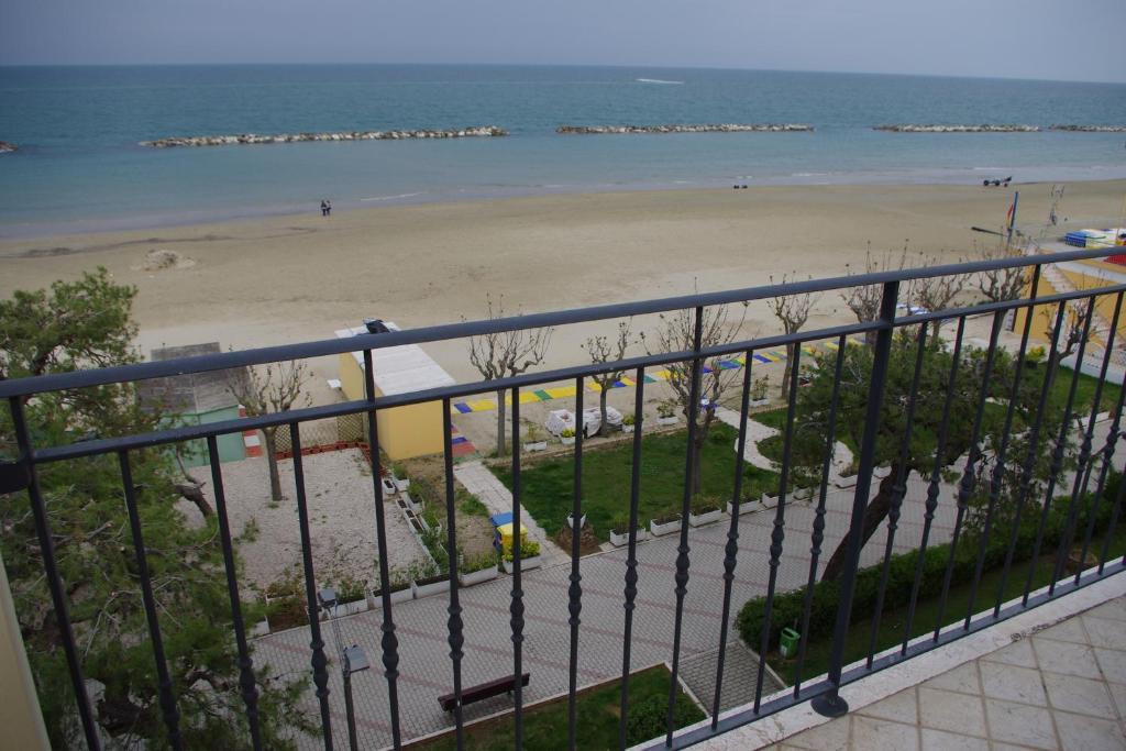 Hotel Capital Cupra Marittima Phòng bức ảnh