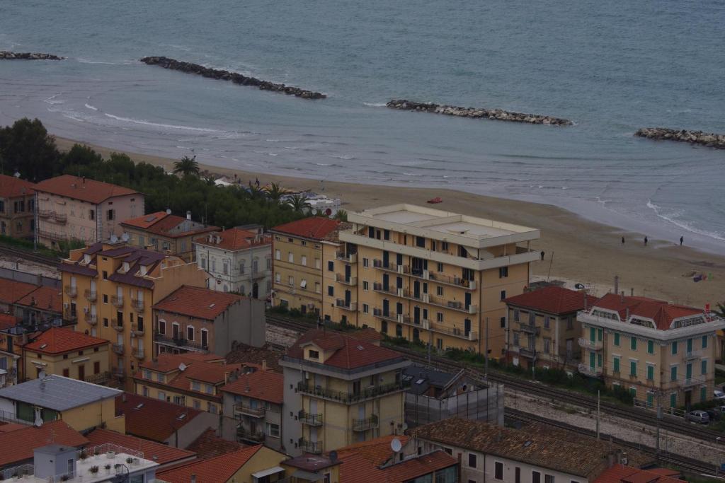Hotel Capital Cupra Marittima Ngoại thất bức ảnh
