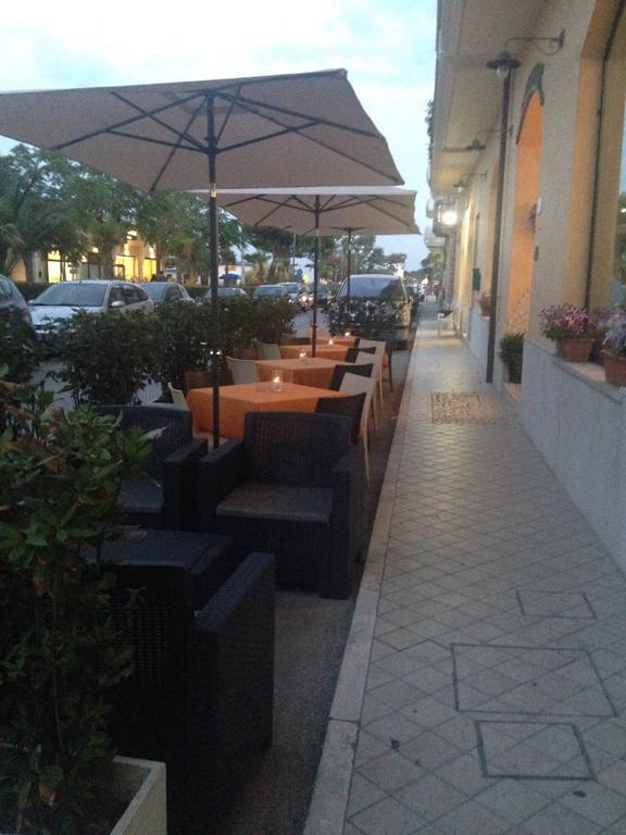 Hotel Capital Cupra Marittima Ngoại thất bức ảnh